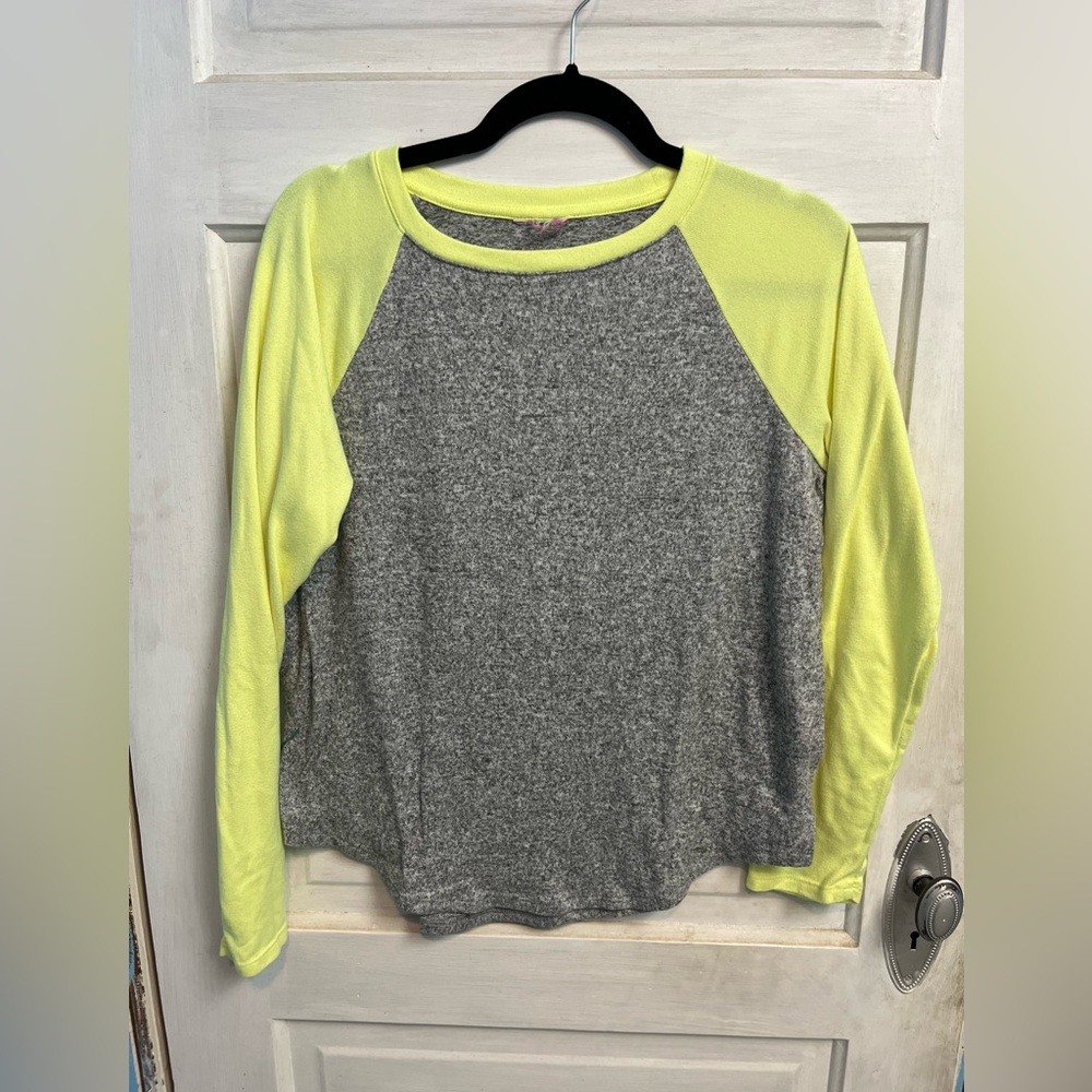 Grey and yellow long sleeve shirt